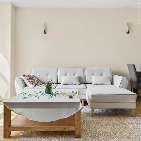 Kalaranna Gem Near Beach, Port & Old Town Appartement